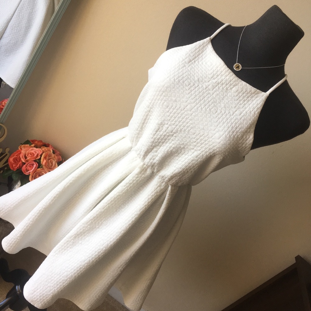 White Quilted Dress Size Large W/ Tags